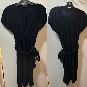 BCBG black stretchy short sleeve dress with attached belt